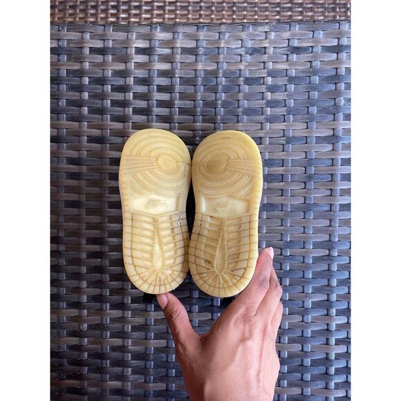 Nike Air Jordan 1 Mid sneakers, children’s size 9 - Picture 6 of 7